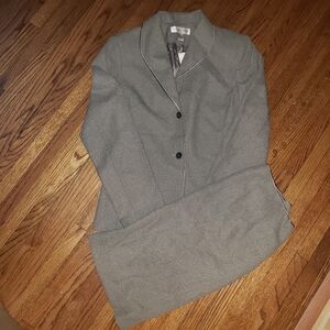Casual Corner Women's Gray Blazer with Black Trim